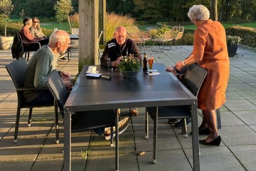 Nazit in het zonnetje